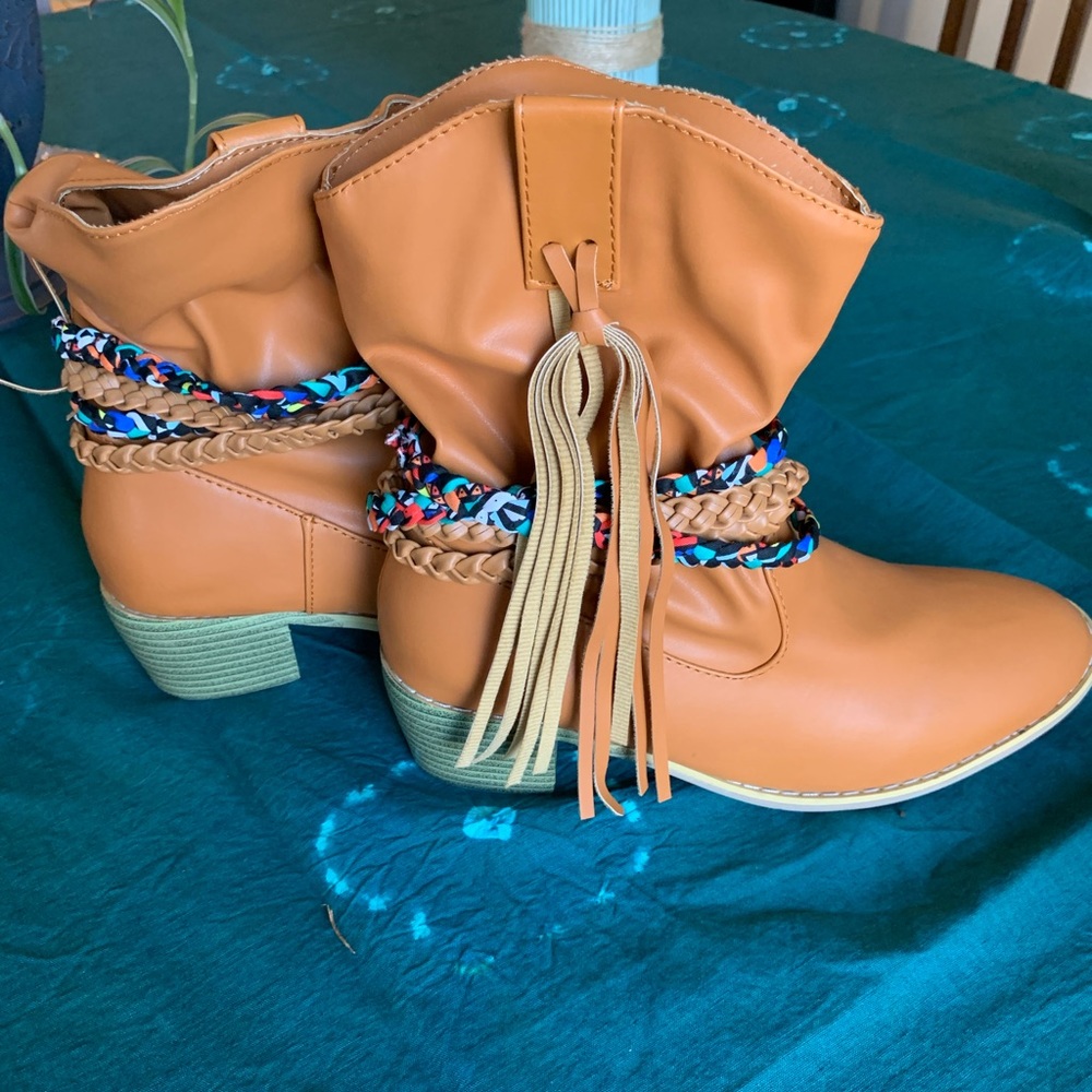 NWOB western, cowboy, boho booties. Never worn. Fashion Shoe House. Size 6.